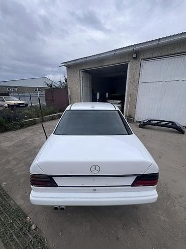Транспорт: Mercedes-Benz W124: 1988 г., 2.3 л, Автомат, Бензин, Седан — 4