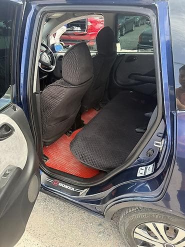 2 8: Honda Fit: 2002 г., 1.3 л, Вариатор, Бензин, Хэтчбэк — 5