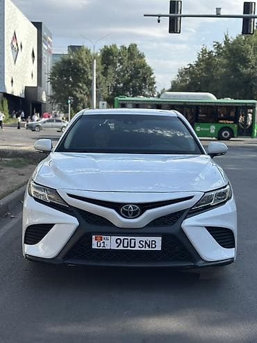 2 8: Toyota Camry: 2018 г., 2.5 л, Автомат, Бензин, Седан — 5