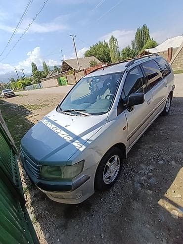 Mitsubishi Chariot: 1999 г., 2.4 л, Механика, Бензин, Универсал