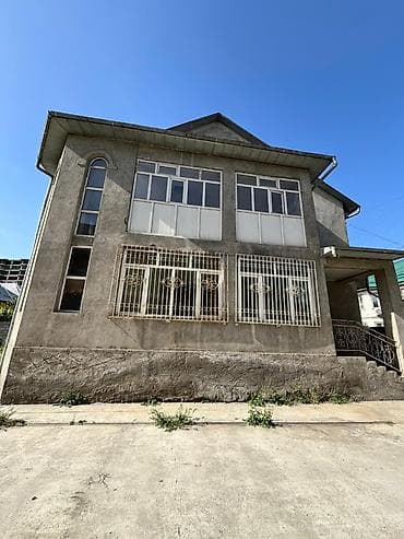 Кыймылсыз мүлк: Продаётся двухэтажный частный дом с ограждённым двором и — 3