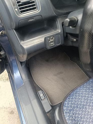 двер на хонда фит: Honda Civic: 2002 г., Хэтчбэк — 10