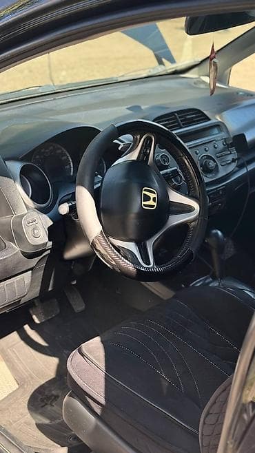 outback wilderness: Honda Fit: 2010 г., 1.5 л, Автомат, Бензин, Хэтчбэк — 3