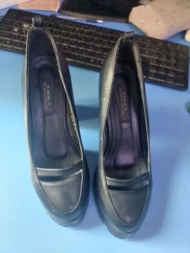 отдам даром ковер палас: Отдам туфли 37 размер (не маломерят) б/у за шоколадку — 2