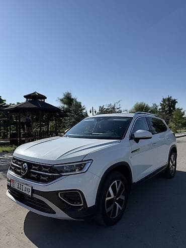 Транспорт: Volkswagen Tayron: 2023 г., 1.5 л, Автомат, Бензин, Кроссовер — 1