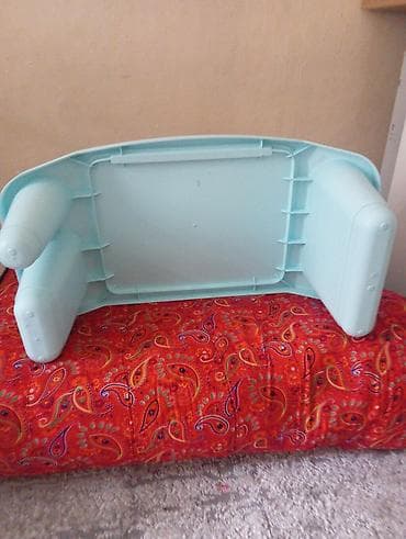 купить стол с эпоксидной смолой: Складной стол для ноутбука, цвет - Голубой — 1