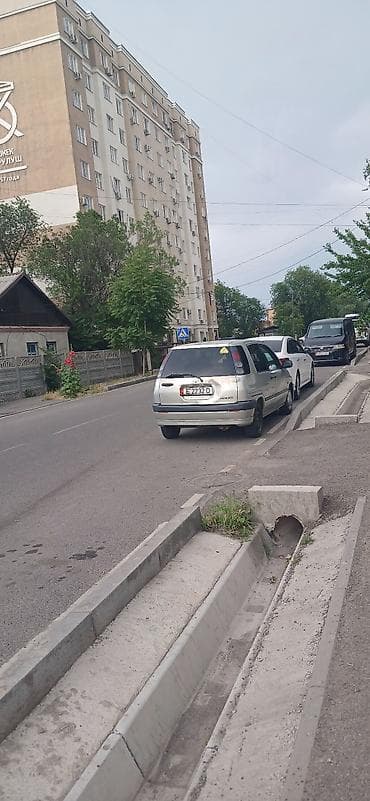 авто для такси: Toyota Raum: 2000 г., Автомат, Бензин, Минивэн — 6