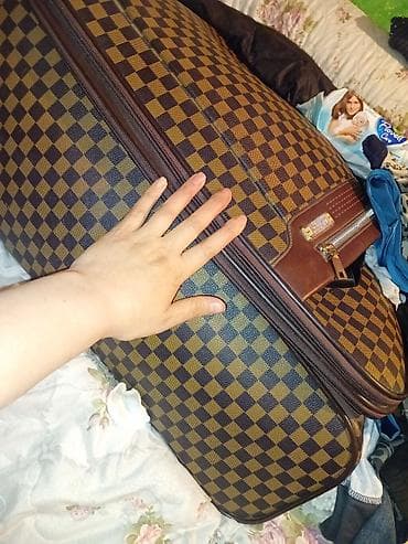 Чемодан, Большой (более 70 л), Твердый корпус — 1