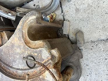 забыл: Замок на экскаватор хундай 300 
Или люгонг 933 — 3