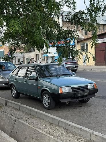 Унаа сатуу: ВАЗ (ЛАДА) 2109: 2002 г., 1.5 л, Кол менен иштөөчү, Бензин, Хетчбек — 2