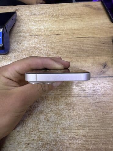 с микрофоном: IPhone 14, Б/у, 128 ГБ, Белый, 80 % — 6