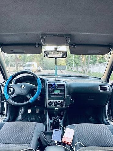 Транспорт: Toyota Avensis: 2001 г., 1.8 л, Механика, Бензин, Лифтбек — 9