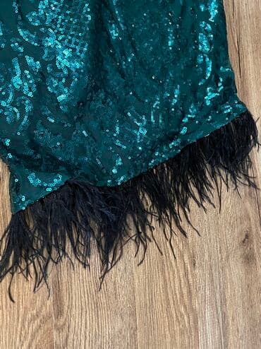 платье с пайетками большого размера: Продаю платье в идеальном состоянии. Все пайетки и перья на месте — 4