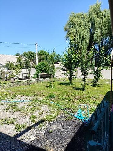 кунг бутка: Продается дом с действующим магазином в городе Каинда. у дома есть — 2