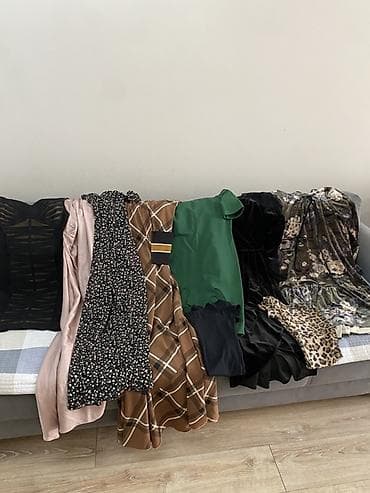 Платья женские — подборка моделей 1) Бархатное платье с цветочным