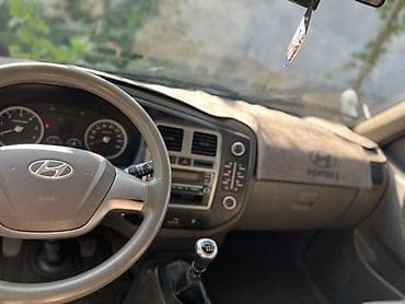 Унаа: Жеңил жүк ташуучу унаа, Hyundai, Стандарт, Колдонулган — 3