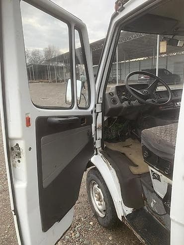 2 4 д: Легкий грузовик, Mercedes-Benz, Стандарт, 2 т, Б/у — 5