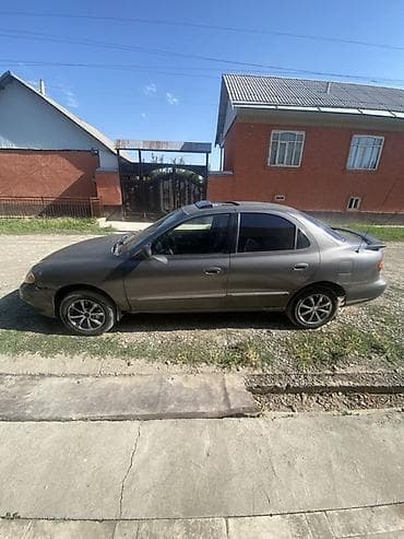 byd e7: Hyundai Elantra: 2000 г., Седан — 3