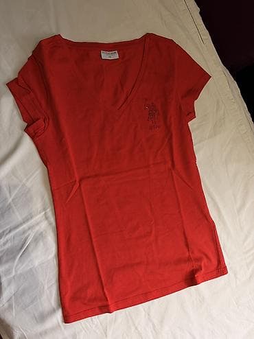 Жеке буюмдар: Пиджак Корея 300 Юбка 200 сом 2. Жилетка 500 сом 3. Джинсы 500 сом — 9