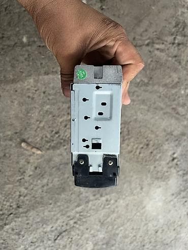 авто для такси: Автомагнитола Pioneer (линейка DEH/MVH, модель на корпусе: MVH‑S109? — — 2