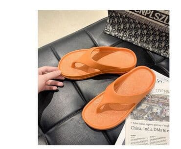 зимние обувь: Шлепки удобные, комфортные.Цена 550 сом — 10