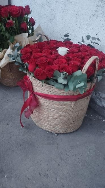 point b: Срочно продаю цветы одна корзина 2000 вторая 3000 с белой розай. по 53 — 1