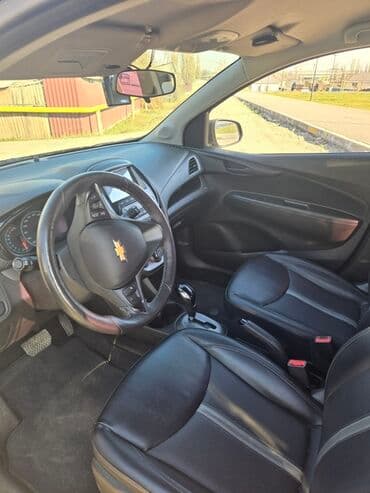 обмен с вашей доплатой: Chevrolet Spark: 2018 г., 1 л, Автомат, Бензиновая, Хэтчбэк — 4