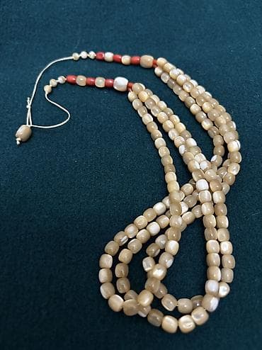 купить коралловые бусы: Этно-ожерелье из перламутра (ак дана) Застежка: петля на шнуре и — 1