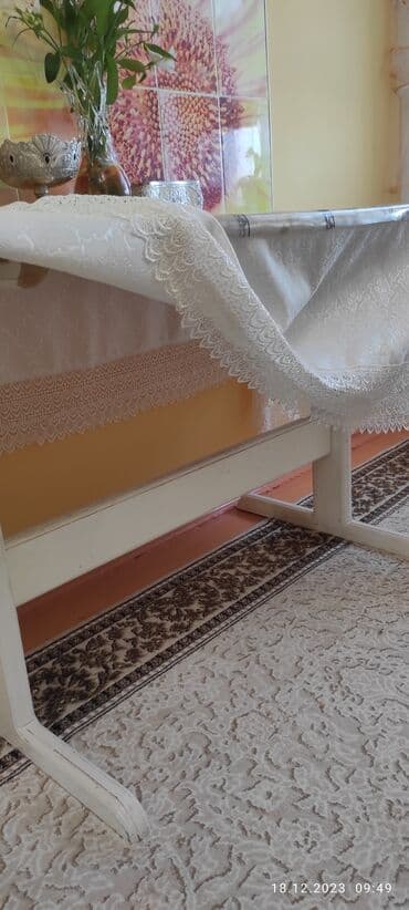 кухонные шкафы дешево: В г. Каракол продаю деревянный кухонный стол со скатертью турецкой и — 4