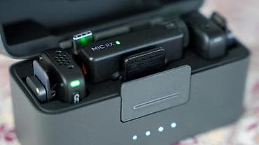 ac adapter: Беспроводная система микрофонов с зарядным кейсом Комплект: - 2 — 3
