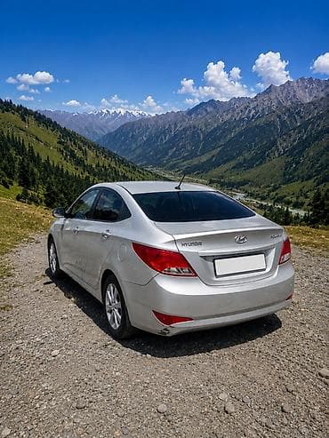 Hyundai Solaris: 2015 г., 1.6 л, Автомат, Бензин, Седан — 2