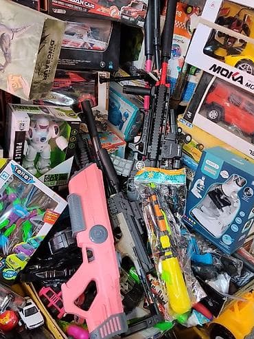 Игрушечные водяные пистолеты Water Gun — яркие бластеры для активных at lalafo.kg Игрушечные водяные пистолеты Water Gun — яркие бластеры для активных