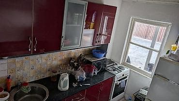 Дома: Продаётся частный дом с большим закрытым двором и навесом. Основные — 7