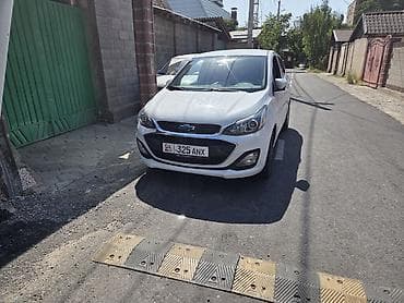 Транспорт: Chevrolet Spark: 2019 г., Хэтчбэк — 2
