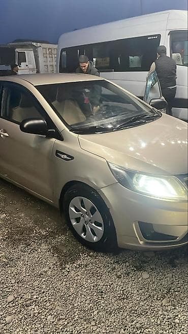 kia rio 2022: Kia Rio: 2013 г., 1.4 л, Автомат, Бензин, Седан — 1