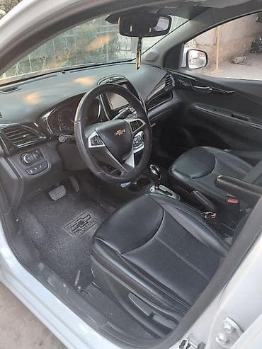 макс: Chevrolet Spark: 2018 г., 1 л, Вариатор, Бензин, Хэтчбэк — 6