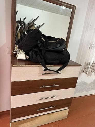 тумбы с зеркалом: Комод для одежды, С зеркалом, ЛДСП, цвет - Бежевый — 1