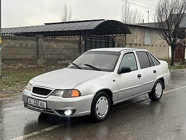 e63 w212: Седан небольшого класса, серебристый цвет кузова. 4 двери, компактные — 3