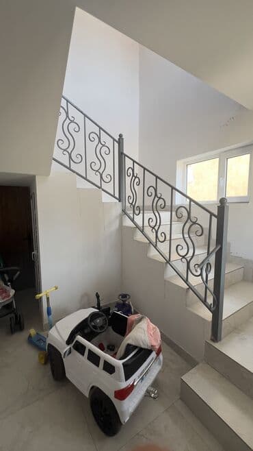 продаю офис 107 м² с ремонтом с мебелью административное здание 1 этаж: Сдаю Офис, 200 м², С отдельным сан узлом — 9