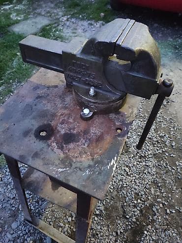 force 41421: Тиски с столом — 1