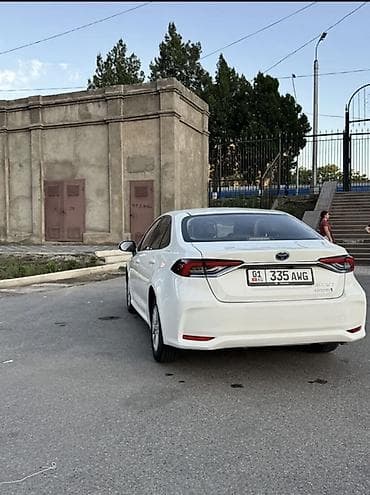 Продажа авто: Toyota Corolla: 2019 г., 1.8 л, Автомат, Гибрид, Седан — 4
