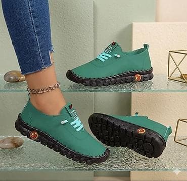 Жеке буюмдар: Элегантные женские лоферы зеленого цвета, выполненные в классическом — 1