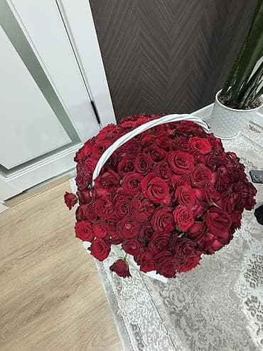 корзина цветов: Большая корзина из бархатных бордовых роз. 151 шт - Оформление — 2