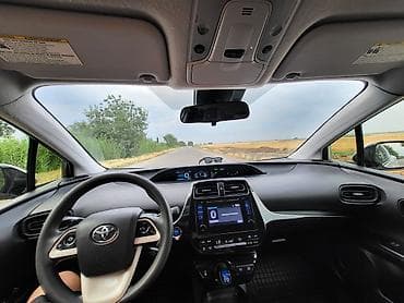 Унаа сатуу: Toyota Prius: 2017 г., 1.8 л, Вариатор, Гибрид, Хетчбек — 8