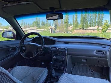 Унаа: Mazda 626: 1995 г., 2 л, Кол менен иштөөчү, Бензин, Седан — 4