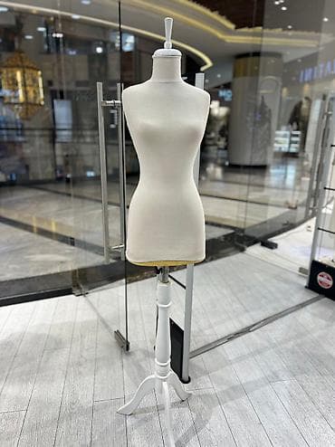 Торговое оборудование: Продаю манекен в отличном состоянии размер Xs, SПОРТНОЙ — 1