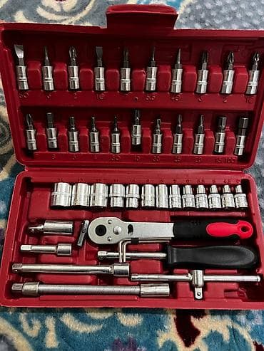 кир кургаткыч: Набор ручного инструмента в красном кейсе. Состав: - Трещотка 1/4" с — 2