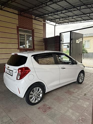 chevrolet cruze 2018: Chevrolet Spark: 2017 г., 1 л, Автомат, Бензин, Хэтчбэк — 4