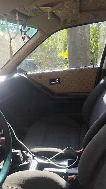 Унаа: Audi 80: 1990 г., Кол менен иштөөчү, Бензин, Седан — 5