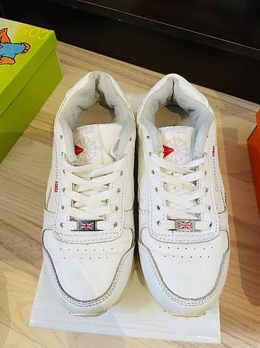 nike jordan 4: Кроссовки Reebok Classic, белые - Легендарная модель Reebok Classic с — 1